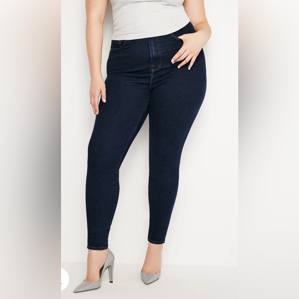 Good American Always Fits Dark Blue Jeans
